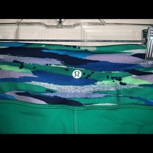 Vintage cropped Lululemon leggings, size 4